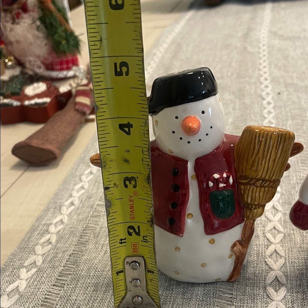 Vintage Sakura Snowman Salt and Pepper Shaker Set - Picture 8 of 8